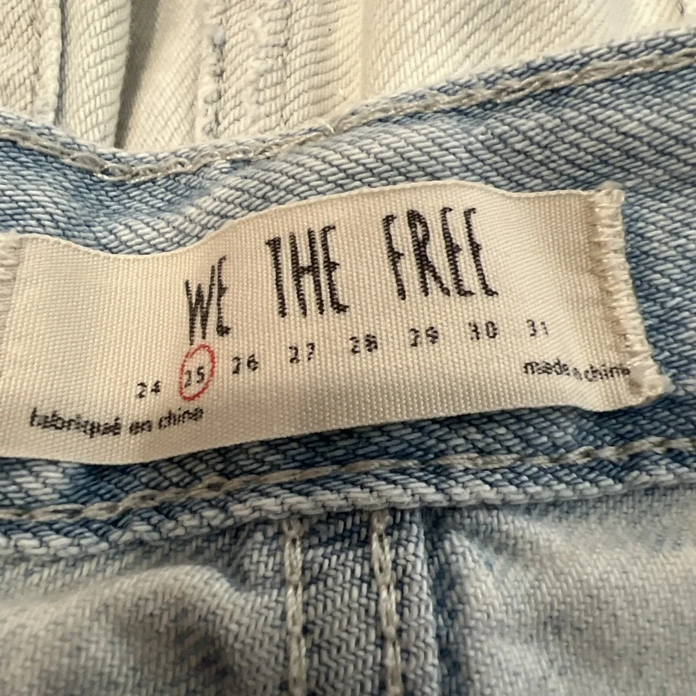 We The Free Free People Denim Shorts 25 US 2 Light Wash Frayed Button Festival